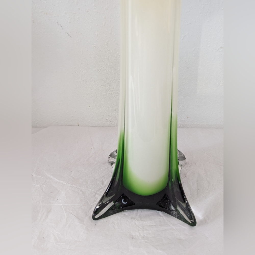 Beautiful Hand Blown Glass Vase 14.5 in tall - Picture 3 of 5